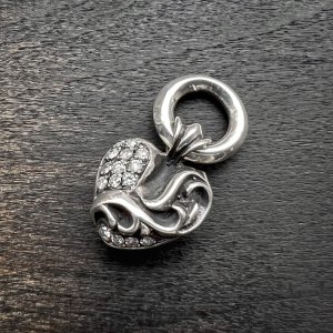 画像: 【極美品 / レザーポーチ付】CHROME HEARTS クロムハーツ ハートチャーム パヴェダイヤモンド | 241021