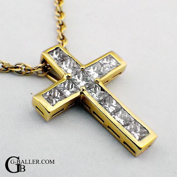 k18 クロスペンダント プリンセスカットダイヤ 2ct パヴェ