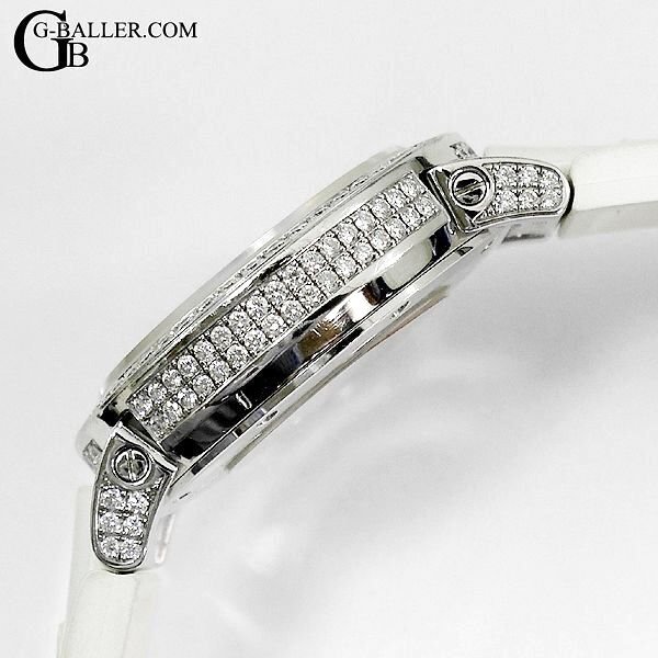 ケースサイドも全てダイヤです。