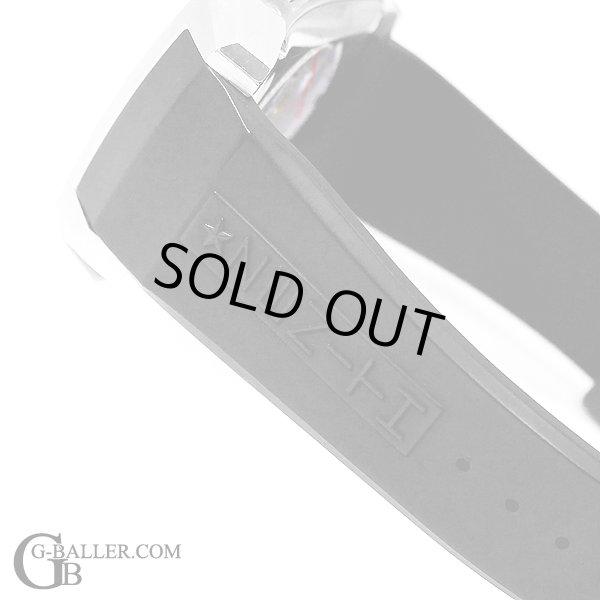 ラバーベルトにもZENITHのデザインが施されてます。